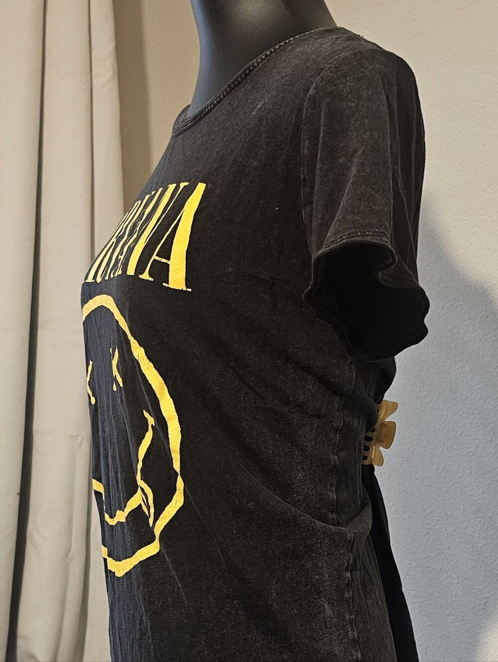 Torrid Vintage Nirvana Graphic Tee - Size 00 - Picture 2 of 4